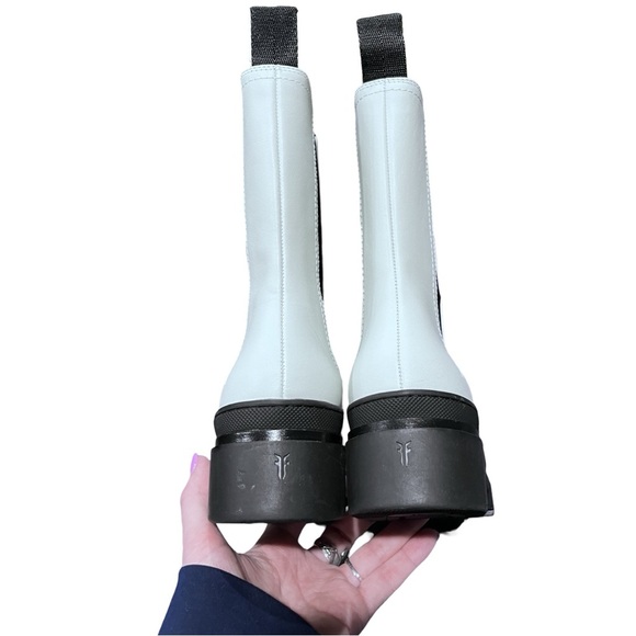 NWOT FRYE CHLOE LEATHER BOOT - Picture 3 of 9